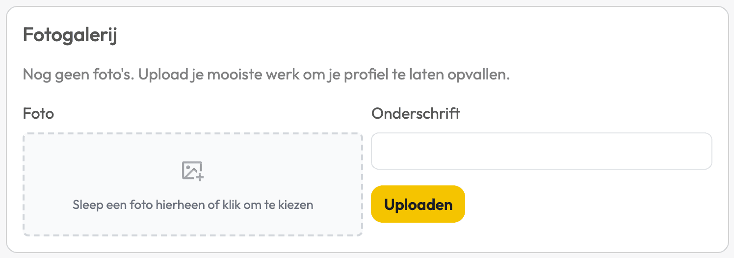 De Fotogalerij op een beroepsprofiel van de freelancer, nog leeg: een vak om een foto in te slepen, een veld Onderschrift en de knop Uploaden.