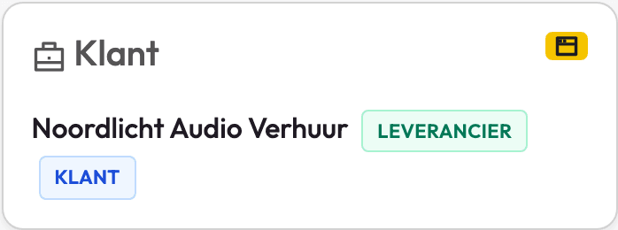 Het blok Klant op een projectpagina in Backemp met de organisatienaam en rechtsboven de knop voor de klantportaal-link
