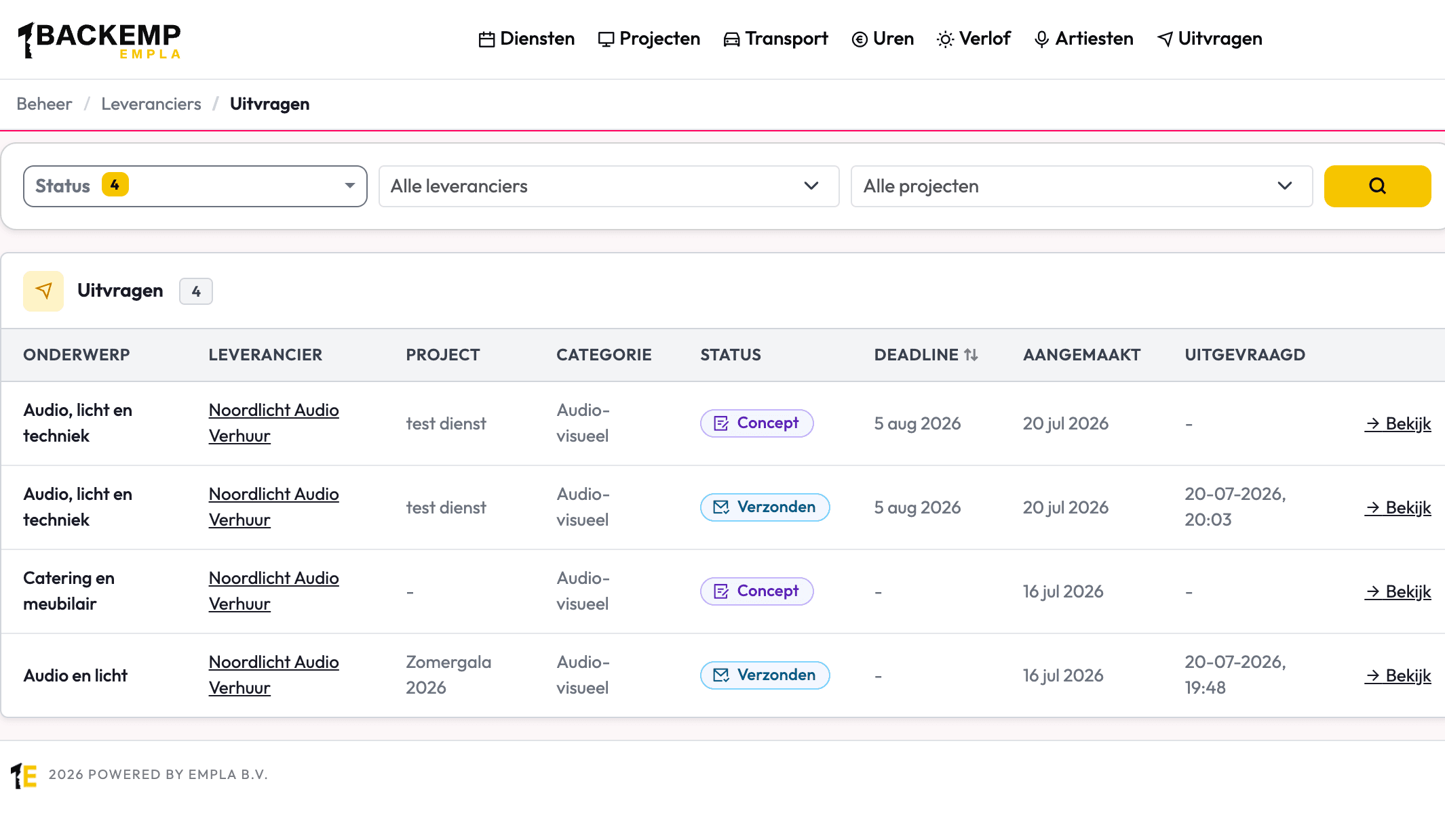 Overzicht van open uitvragen met het statusfilter, het leveranciersfilter en het projectfilter, en de sorteerbare deadlinekolom